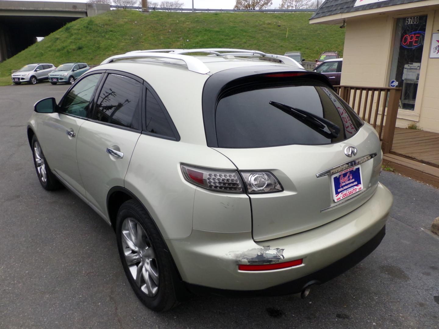 2008 Champagne Infiniti FX FX35 AWD (JNRAS08W08X) with an 3.5L V6 DOHC 24V engine, 5-Speed Automatic Overdrive transmission, located at 5700 Curlew Drive, Norfolk, VA, 23502, (757) 455-6330, 36.841885, -76.209412 - Photo#12